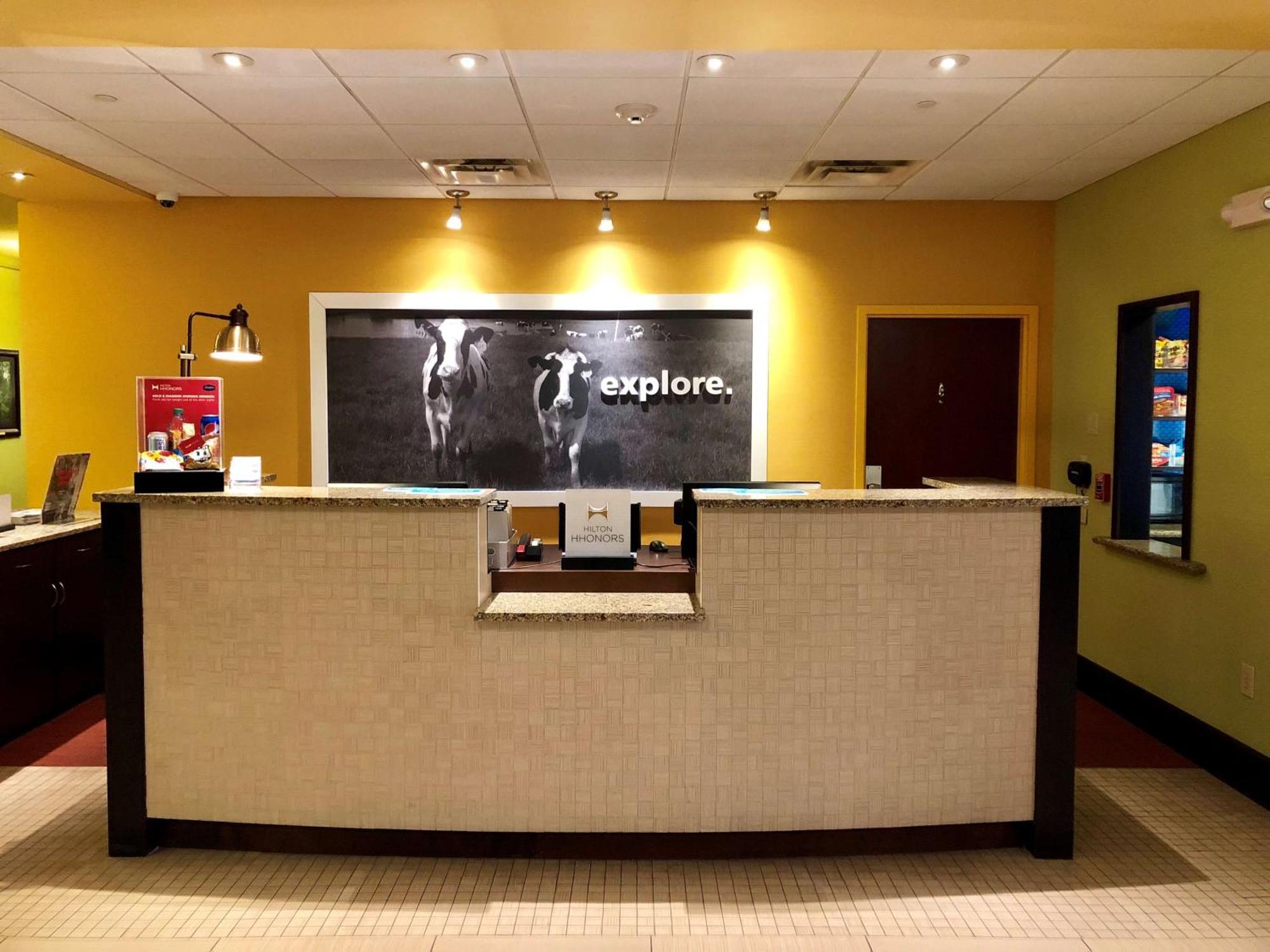 Hampton Inn And Suites Woodstock, Virginia Exterior foto